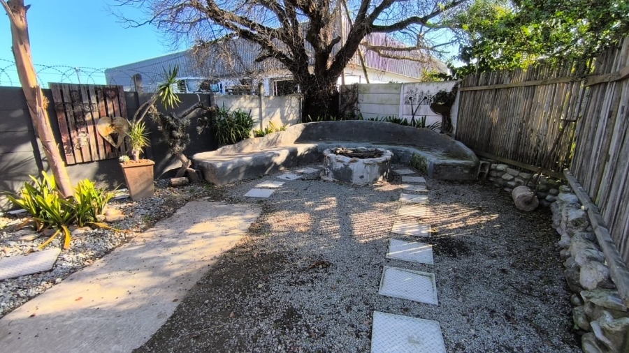 To Let 5 Bedroom Property for Rent in George East Western Cape